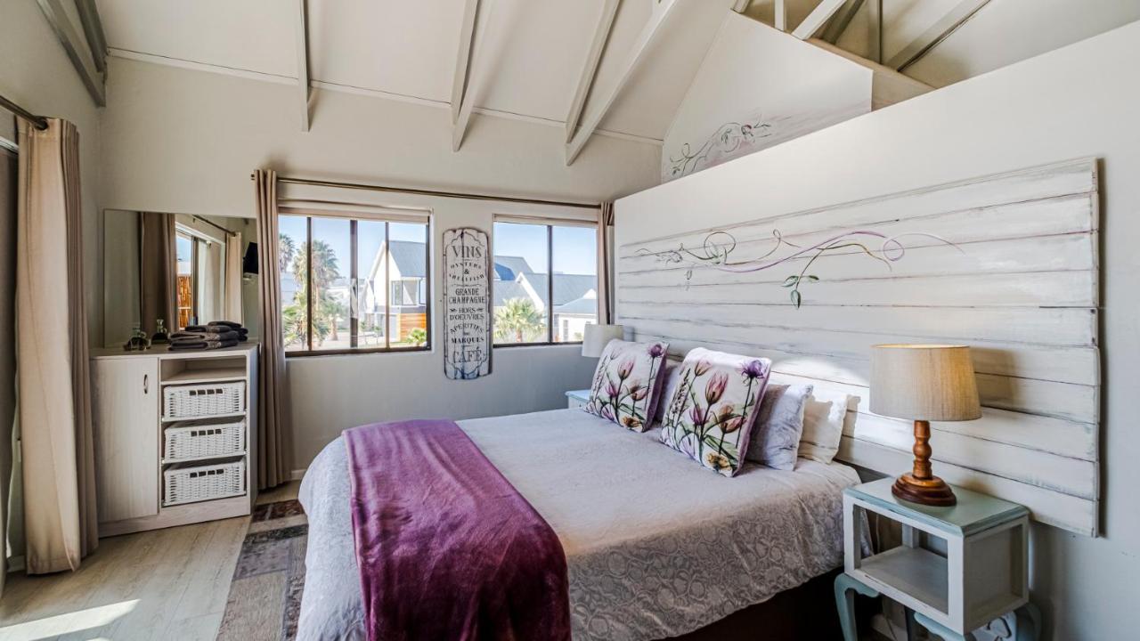 The Ark Guesthouse At Marina Martinique Jeffreysbaai Buitenkant foto